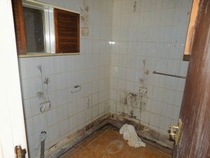 Lower Ground Floor Shower Room- click for photo gallery